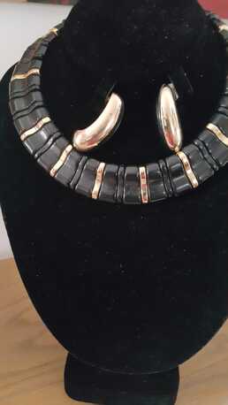 SAR 50,  Necklace And Earrings photo 1
