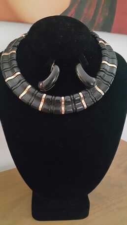 SAR 50,  Necklace And Earrings photo 2