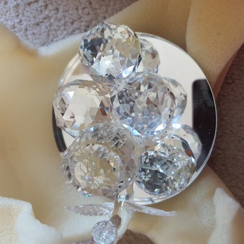 SAR 300,  Swarovski Crystal And Gadget  Grape. photo 1