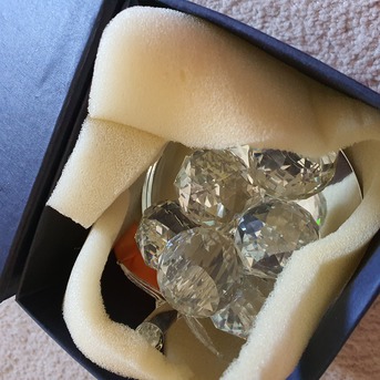 SAR 300,  Swarovski Crystal And Gadget  Grape. photo 3