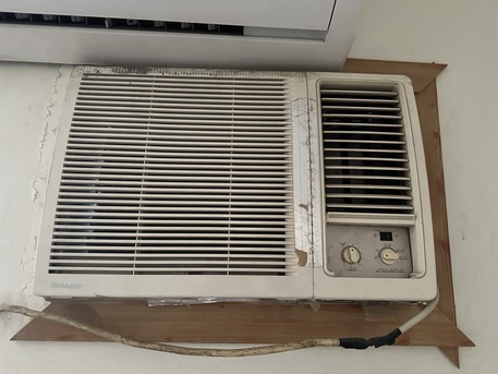 SAR 600800150,  Window AC, Treadmill, Steam Iron Almost New photo 1