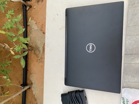 SAR 950,  Core I7-8th 16GB RAM With Original Charger,Neat Na Clean Laptop photo 3