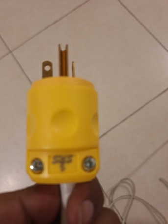 SAR 80,  Leviton 20 Amp, 250 Volt, Grounding Plug Yellow photo 2