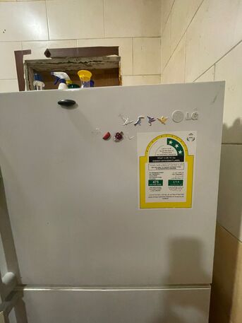 SAR 600,  LG Refrigerator (Made In Indonesia) photo 3