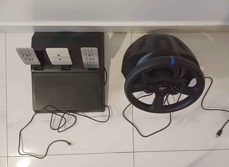SAR 700,  Thrustmaster T300 RS GT Racing Wheel For PS5 & PC photo 3