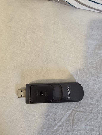 SAR 130,  T-Mobile WebConnect Rocket Laptop USB Modem (T-Mobile) photo 2