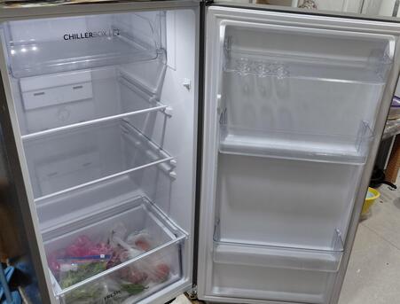 SAR 1280,  Almost Brand New Clean HAIER Refrigerator (Only 01 Year Used) photo 3