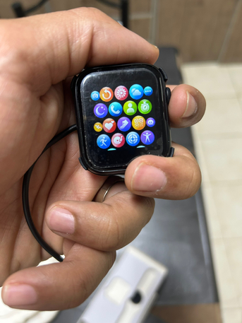 SAR 20,  Smart Watch photo 1