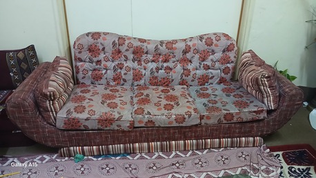 Free Sofa Set