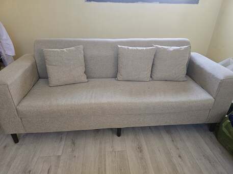 SAR 700,  Premium Furniture Sofa  Not Used At All-sell Urgently 7 Seater Sofa photo 1