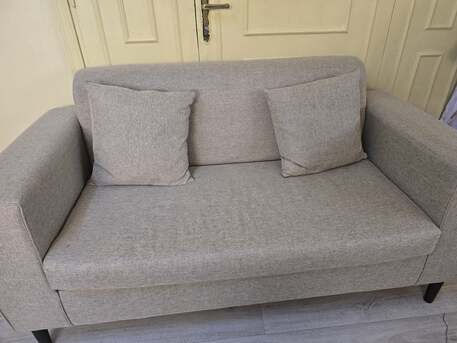 SAR 700,  Premium Furniture Sofa  Not Used At All-sell Urgently 7 Seater Sofa photo 3