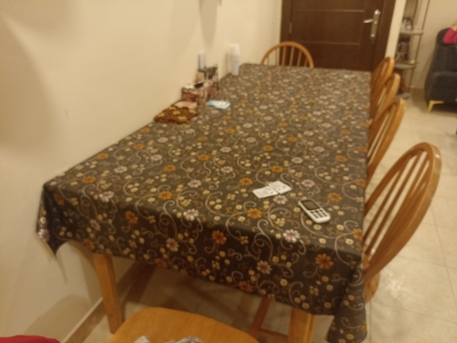 SAR 275,  6 Chair Dining Table For Sale. Good Condition. photo 2