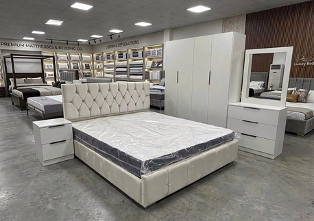 SAR 1600,  We Have Luxray Desing Bedroom Set Avalible photo 1