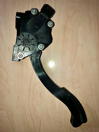 SAR 100,  Accelerator Pedal For Yaris And Corolla photo 3