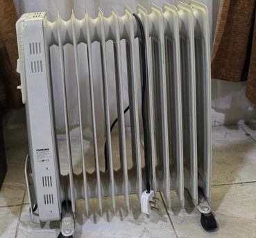 SAR 100,  Room Heater Oil Type photo 2