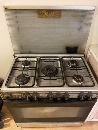 SAR 350,  5 Burner Gas Stove For Sale - 350 SAR Only photo 3
