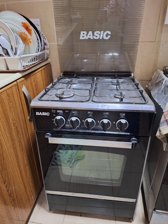 SAR 350,  350 Cooking Range In Very Good Condition photo 1