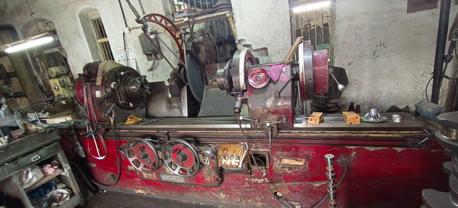 SAR 260000,  AUTOMOBILES MACHINERY (GERMAN MADE) LETH MACHINE, GRINDER MACHINFE ETC.