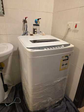 SAR 850,  Automatic Washing Machine In Very Good Working  Condition Selling Because Of Space Issue photo 2
