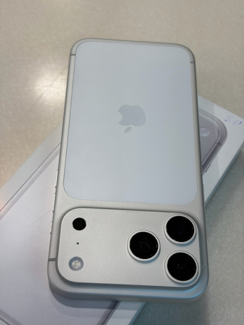 SAR 5400,  Iphone 17 Pro Max  Sim