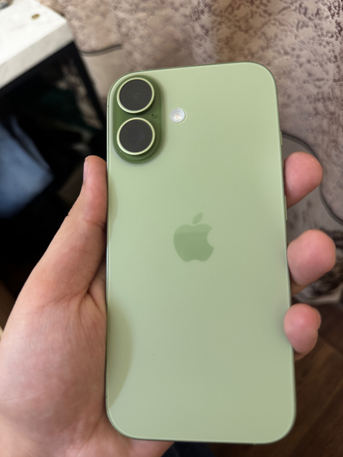 SAR 2800,  Iphone 17 photo 3