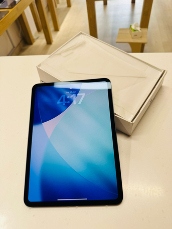 SAR 3300,  IPad M5 6th Gen 11" photo 2