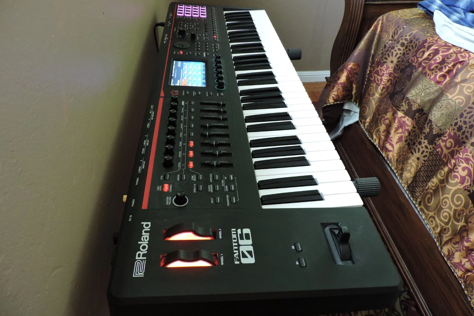 SAR 5800,  ROLAND FANTOM 06 PROFESSIONAL SYNTH KEYBOARD photo 3