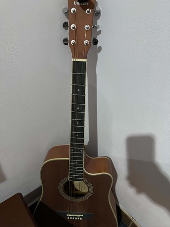 SAR 150,  Unistar Acoustic Guitar photo 1