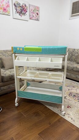 SAR 195,  Smart Baby Changing Table With Removeable Tub photo 2