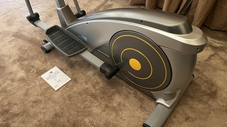 SAR 800,  Sky Land Elliptical Trainer – Excellent Condition photo 2