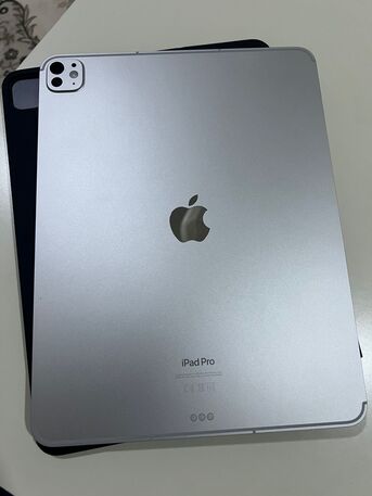SAR 4800,  Apple IPad Pro 13-inch M4 256GB Wi-Fi + Cellular + Apple Pencil Pro + Magic Keyboard photo 1