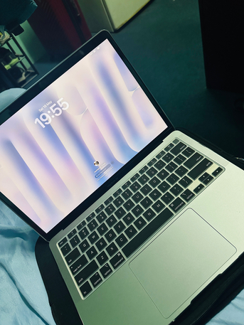 SAR 2500,  Mackbook Air M1