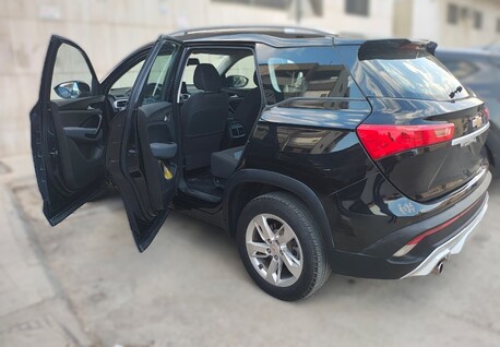 SAR 32,  Only 32k- Chevrolet Captiva, 2021, Automatic, Excellent Condition photo 2