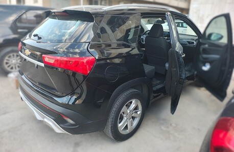 SAR 32,  Only 32k- Chevrolet Captiva, 2021, Automatic, Excellent Condition. photo 3