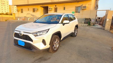SAR 1500,  For Sale: 2025 Toyota RAV4 (LE 4×4)– Bank Lease Transfer photo 1