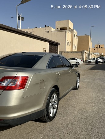 SAR 19500,  Ford Taurus All Wheel Drive,  2010,  Automatic,  332502 KM,  All Wheel Drive photo 1