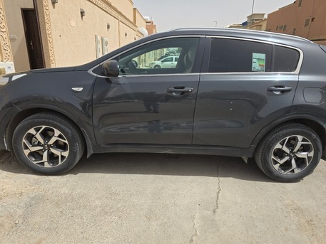 SAR 52000,  KIA Sportage,  2019,  Automatic,  73000 KM, photo 2