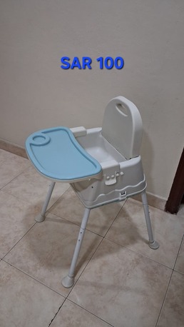 SAR 400,  Excellent Condition Kids Items For Sale photo 2
