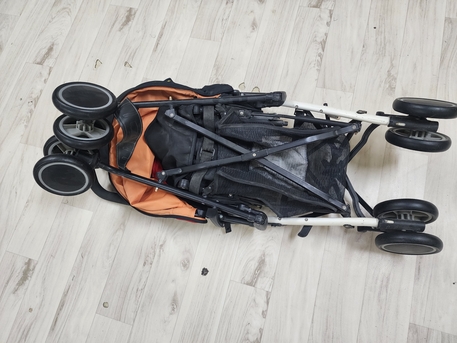 SAR 150,  3 Baby Cycle Size 14 16 And Stroller photo 3