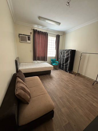 SAR 1700/month,  Furnished,  Executive Bachelor Big Room In Villa photo 1