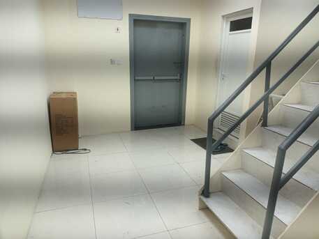 SAR 12,  107 Sq. Meter,  Running Shop For Rent: Ground Floor+ First Floor 107 Sq.m + Office Area photo 2