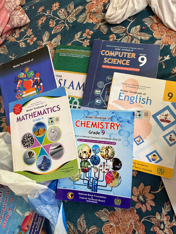 SAR 100,  Books photo 2