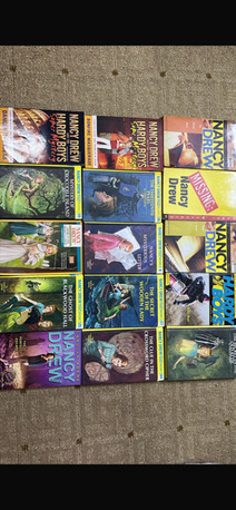 SAR 5,  English Novels photo 2