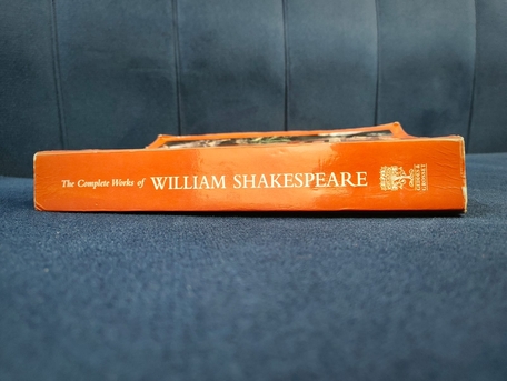 SAR 50,  Willam Shakespeare Book For Sale photo 2