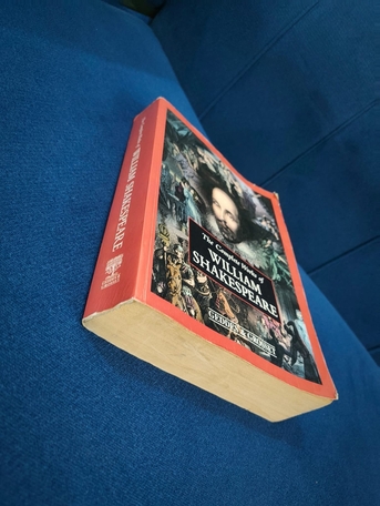 SAR 50,  Willam Shakespeare Book For Sale photo 3