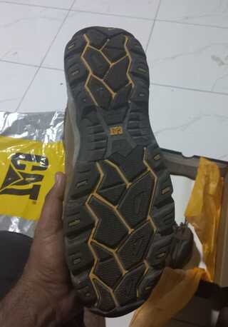 SAR 170,  Sr170 New Cat Safety Shoes Size 44 For Sale photo 1