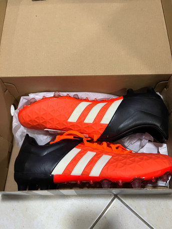 SAR 65,  New ADIDAS ACE 15.2 Black And Orange Football Shoes photo 3