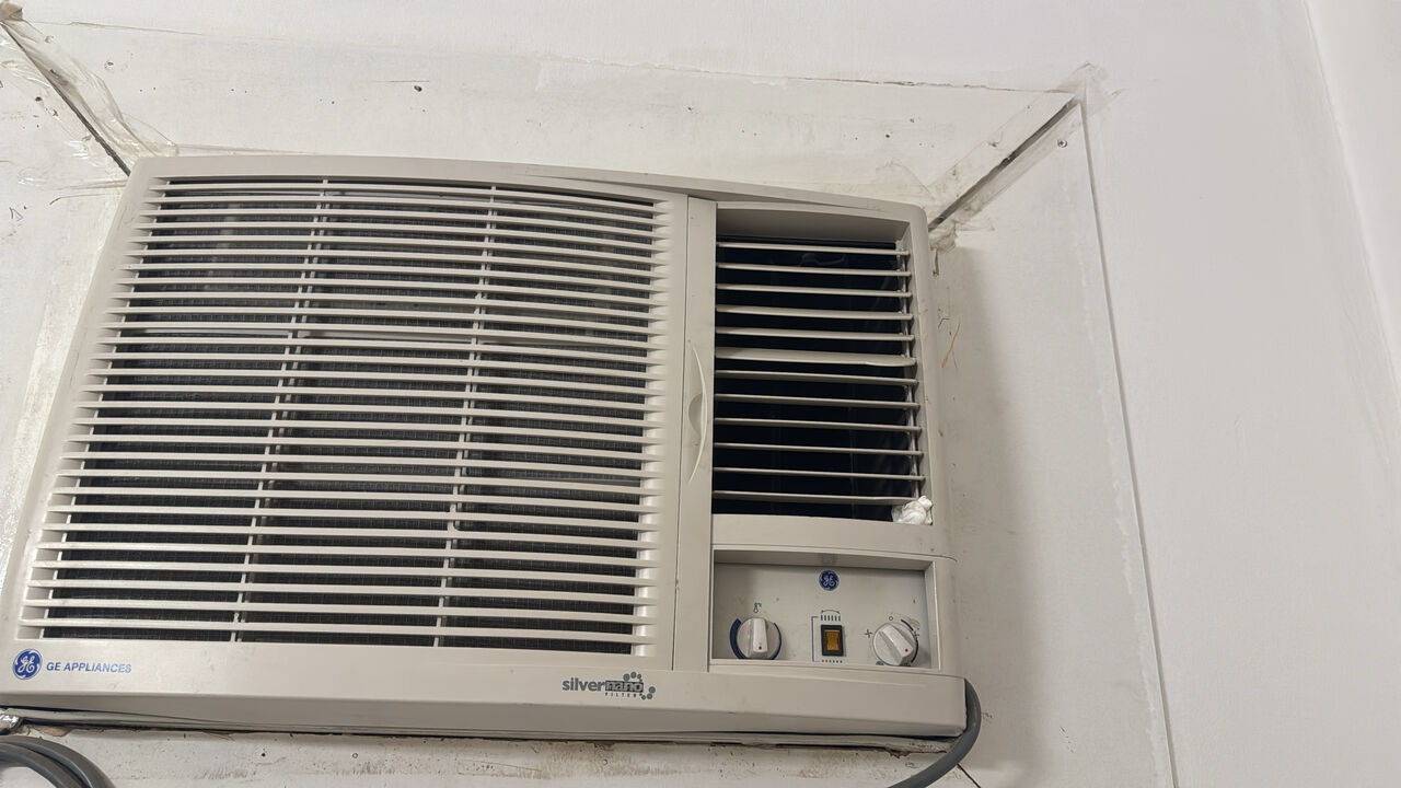 SAR 400,  AIR CONDITIONER FOR SALE