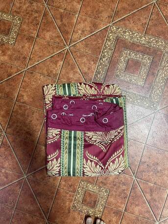 SAR 1,  Window Curtains And Center Carpet photo 2