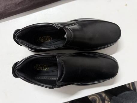 SAR 30,  Black Loafers photo 1